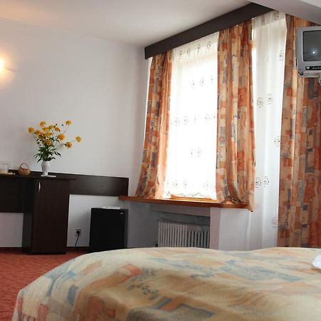 Hotel Zimbru Campulung Moldovenesc Ngoại thất bức ảnh