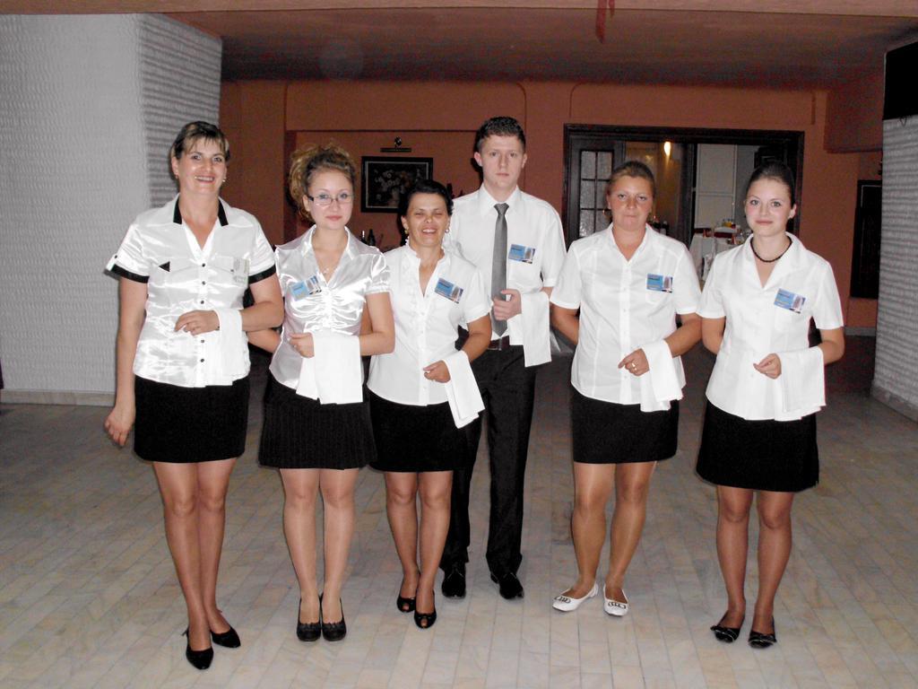 Hotel Zimbru Campulung Moldovenesc Ngoại thất bức ảnh