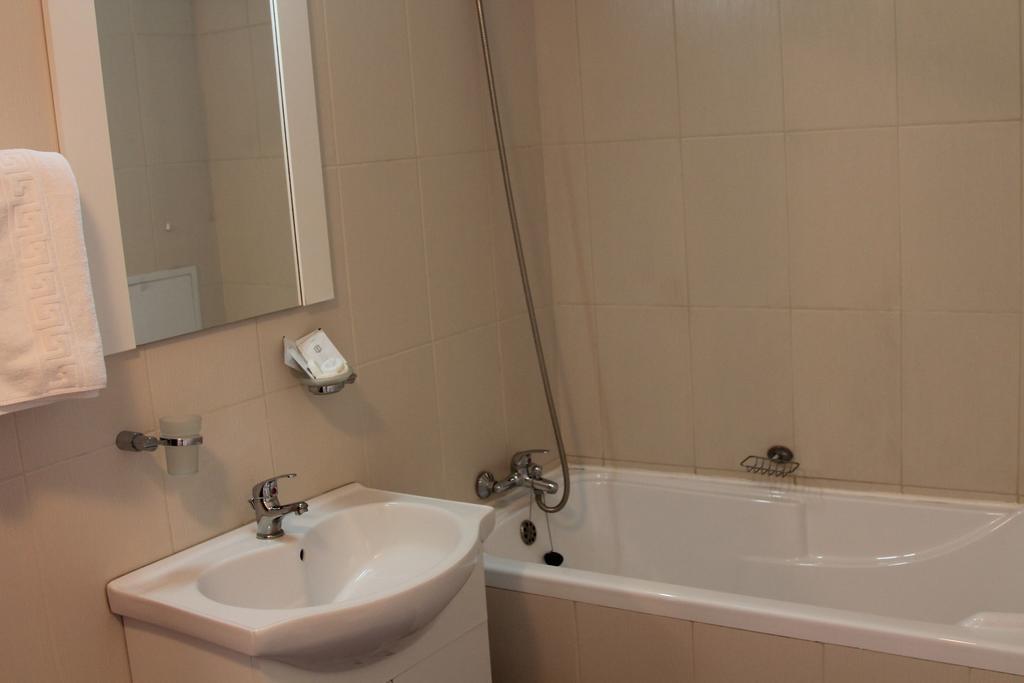 Hotel Zimbru Campulung Moldovenesc Ngoại thất bức ảnh