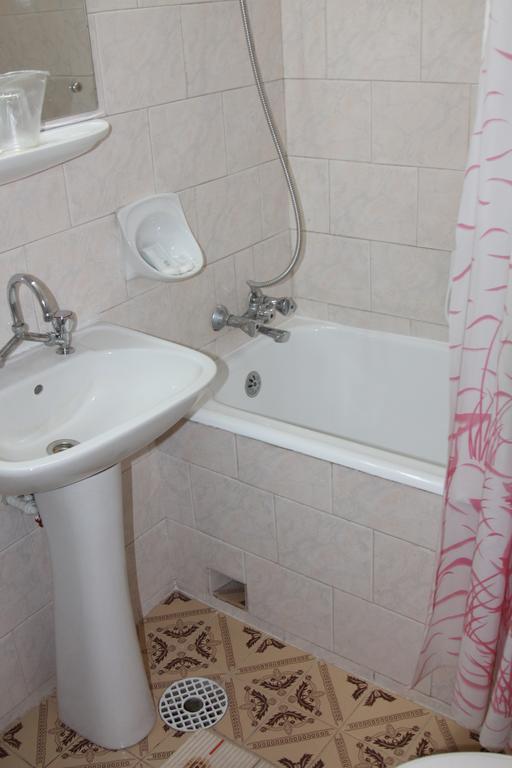 Hotel Zimbru Campulung Moldovenesc Phòng bức ảnh