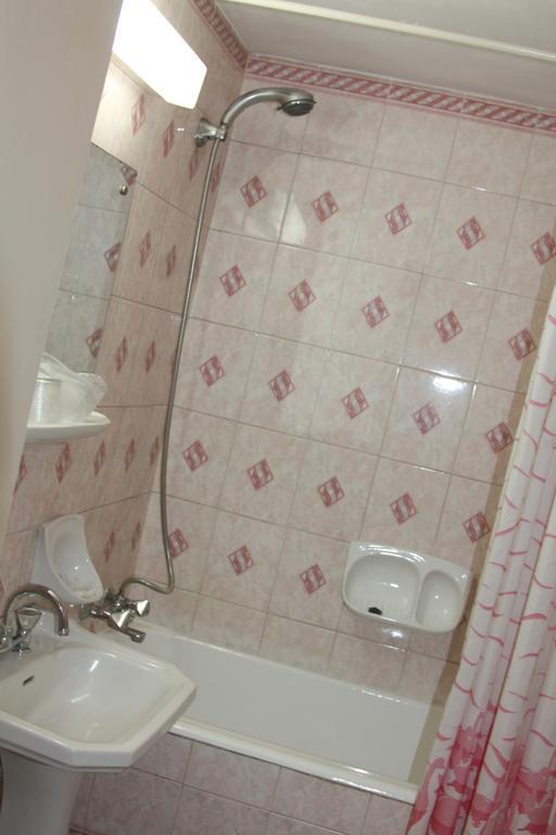 Hotel Zimbru Campulung Moldovenesc Phòng bức ảnh