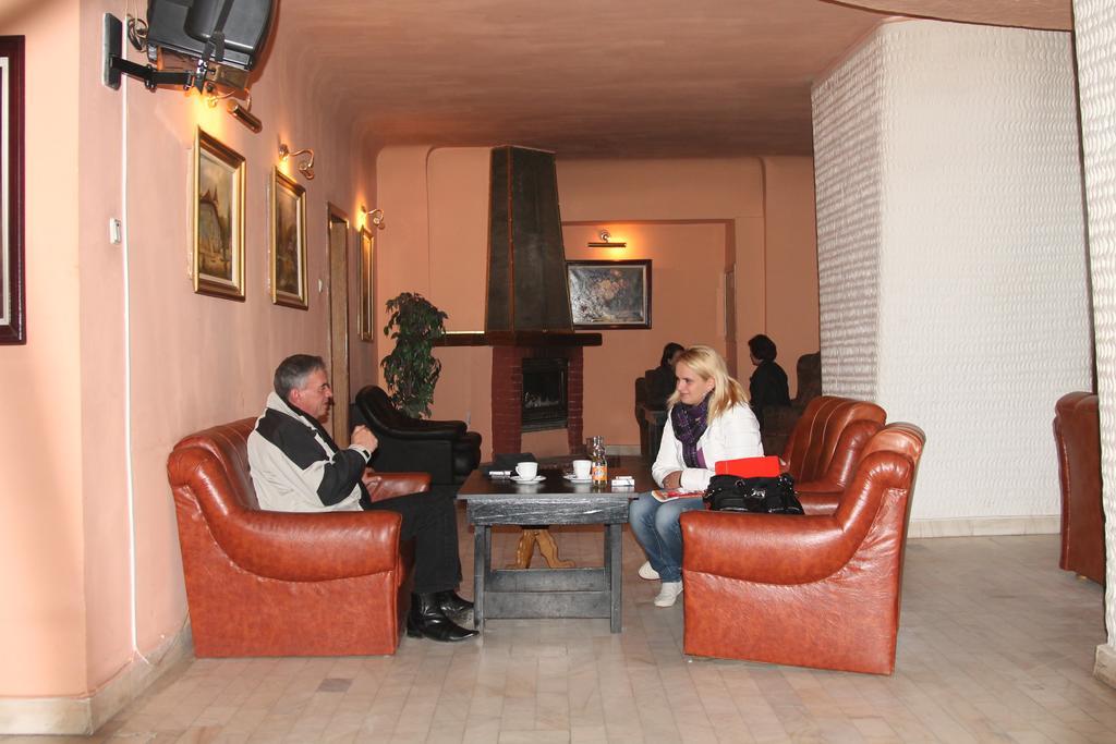 Hotel Zimbru Campulung Moldovenesc Ngoại thất bức ảnh